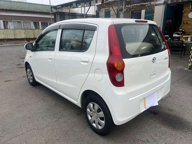 2011 Daihatsu Mira – thumbnail 4