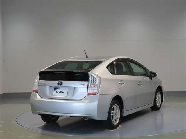 2011 Toyota Prius – thumbnail 3