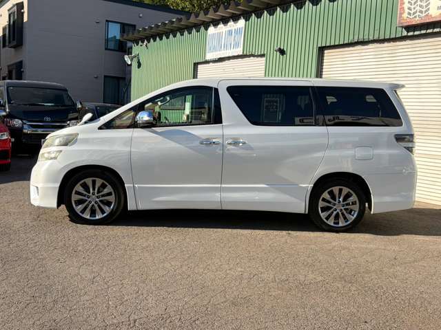 2011 Toyota Vellfire – thumbnail 4