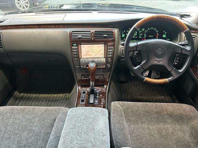 1998 Nissan Cima – thumbnail 2