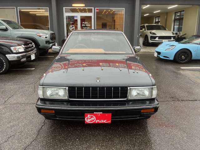 1989 Nissan Gloria Sedan – thumbnail 2
