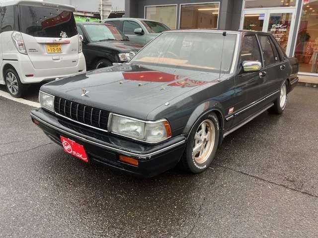 1989 Nissan Gloria Sedan – thumbnail 3