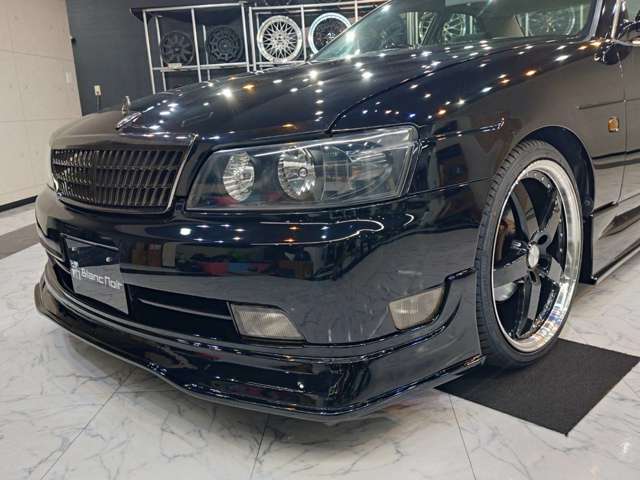 2001 Nissan Laurel – thumbnail 4
