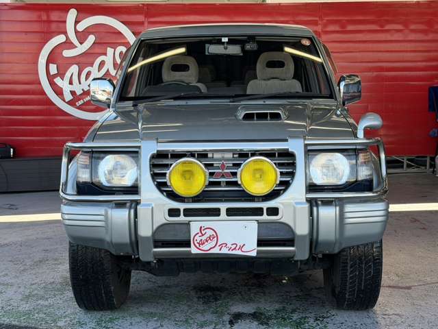 1996 Mitsubishi Pajero – thumbnail 2