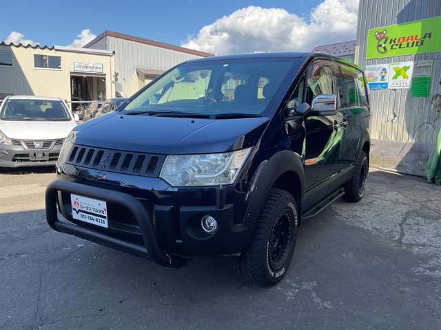 2010 Mitsubishi Delica D:5 – thumbnail 3