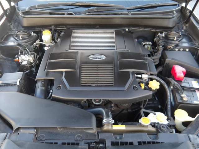 2010 Subaru Legacy Touring Wagon – thumbnail 4