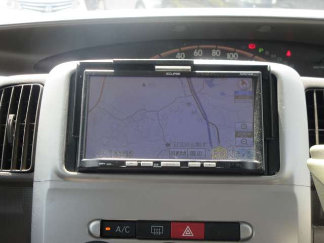 2011 Daihatsu Tanto – thumbnail 4