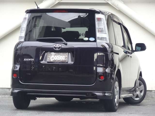 2011 Toyota Sienta – thumbnail 4
