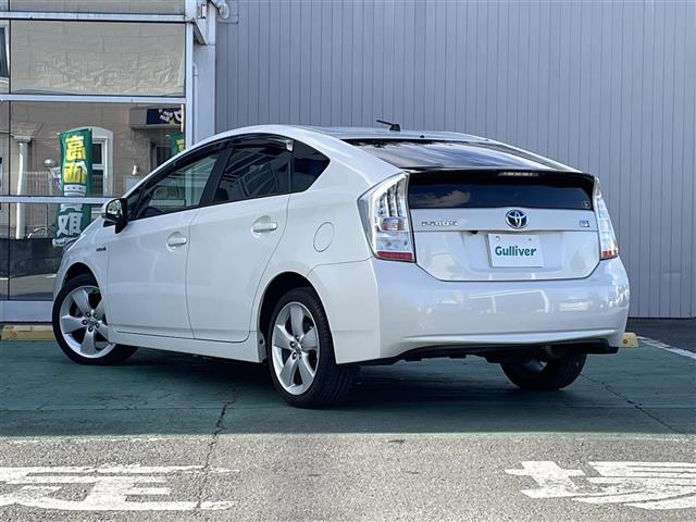 2011 Toyota Prius – thumbnail 4