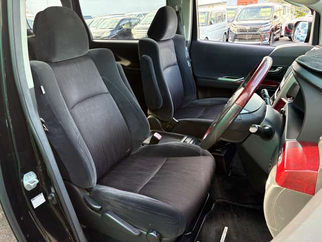 2008 Toyota Vellfire – thumbnail 3