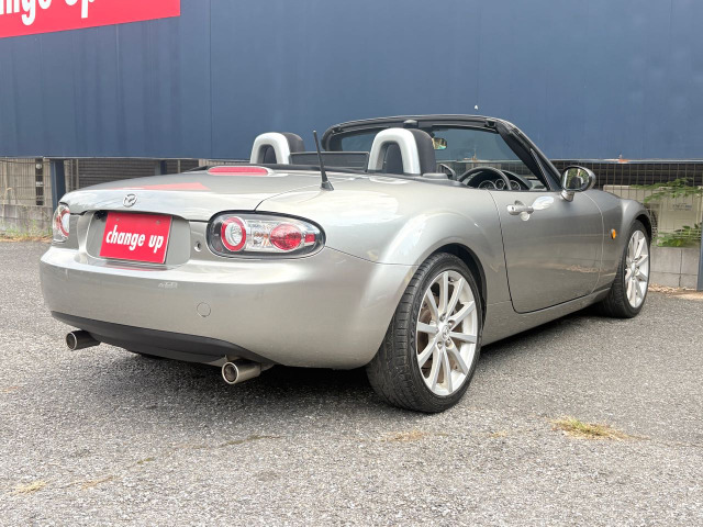 2007 Mazda Roadster – thumbnail 2