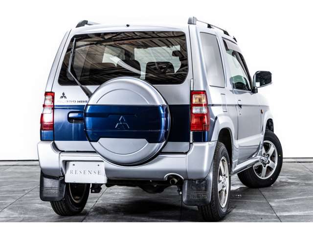 2011 Mitsubishi Pajero Mini – thumbnail 3