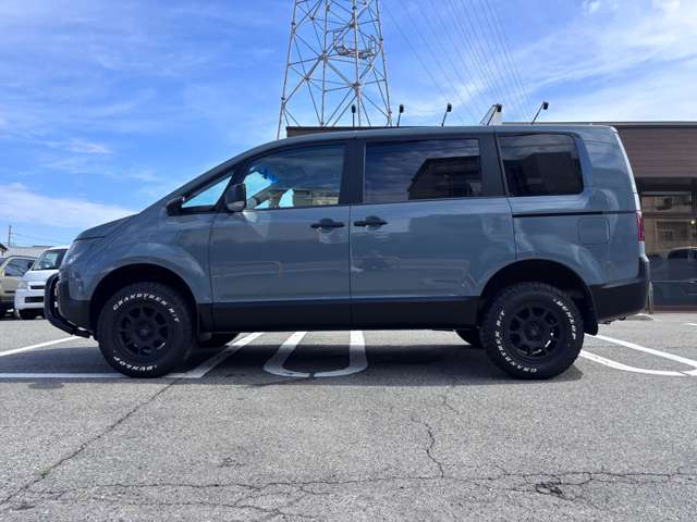 2009 Mitsubishi Delica D:5 – thumbnail 4