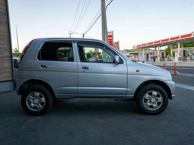 2011 Daihatsu Terios Kid – thumbnail 4
