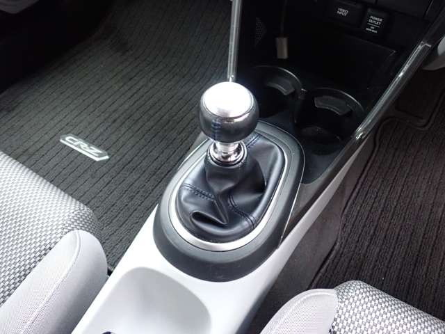 2011 Honda CR-Z – thumbnail 3