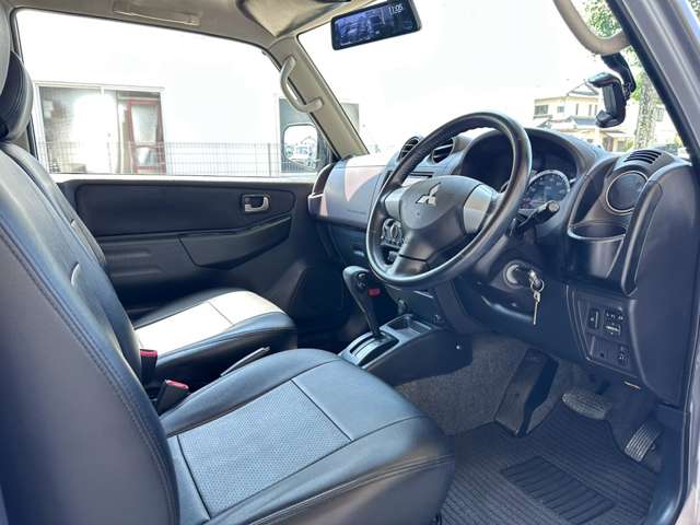 2009 Mitsubishi Pajero Mini – thumbnail 3