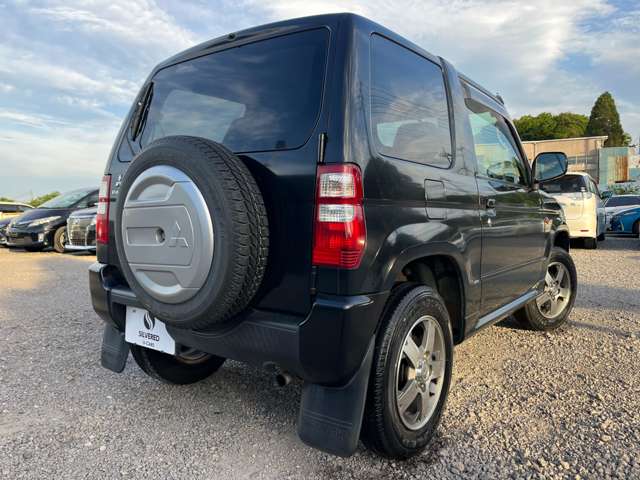 2009 Mitsubishi Pajero Mini – thumbnail 2