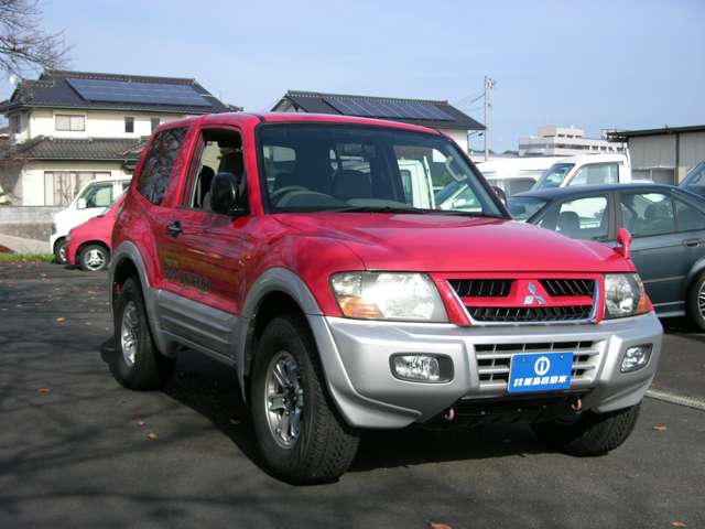 2001 Mitsubishi Pajero – thumbnail 3