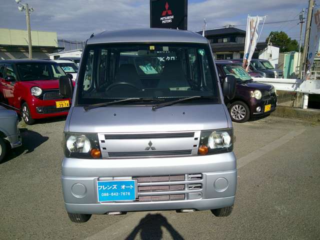 2011 Mitsubishi Minicab Van – thumbnail 2