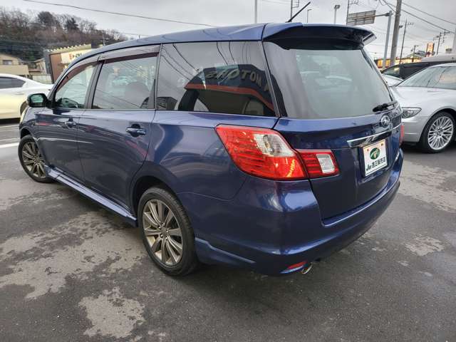 2011 Subaru Exiga – thumbnail 2