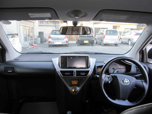 2009 Toyota iQ – thumbnail 3
