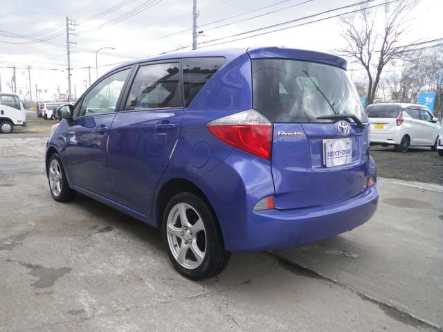 2011 Toyota Ractis – thumbnail 4