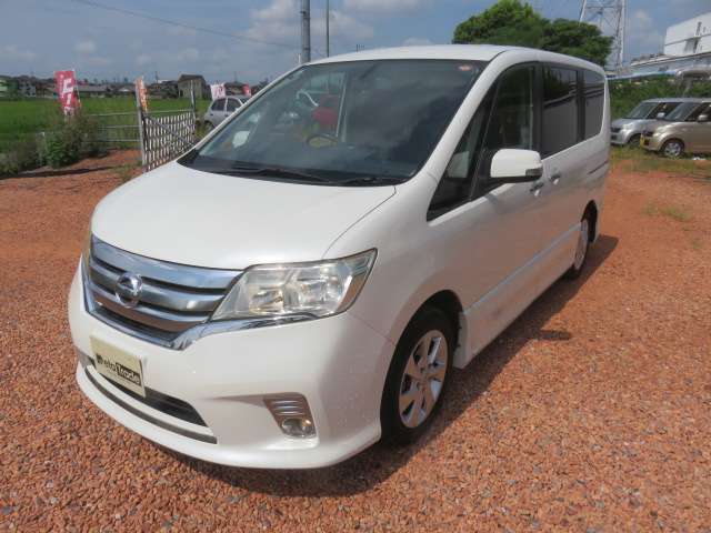 2011 Nissan Serena – thumbnail 3
