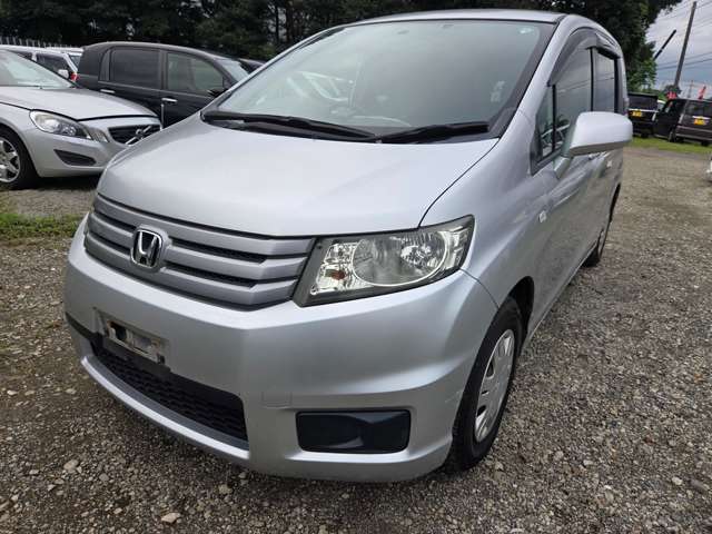 2011 Honda Freed Spike – thumbnail 3