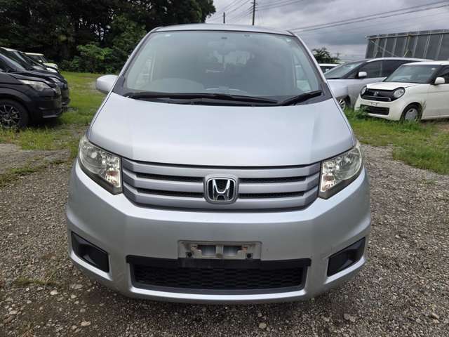 2011 Honda Freed Spike – thumbnail 4