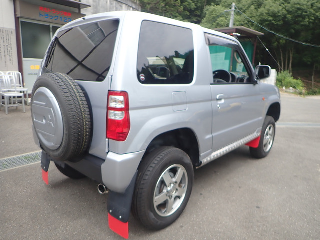 2011 Mitsubishi Pajero Mini – thumbnail 3