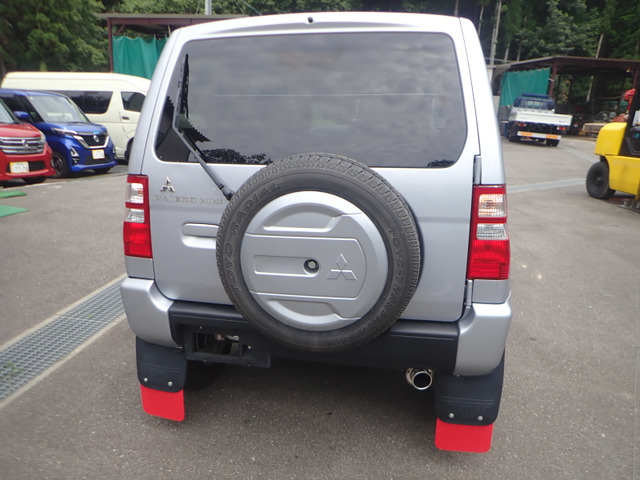 2011 Mitsubishi Pajero Mini – thumbnail 4