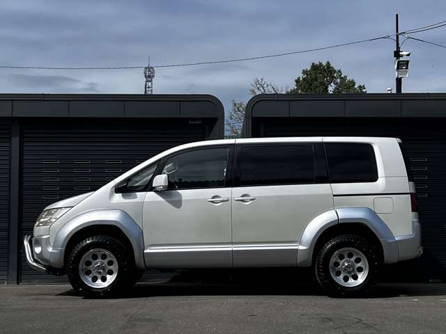 2007 Mitsubishi Delica D:5 – thumbnail 4