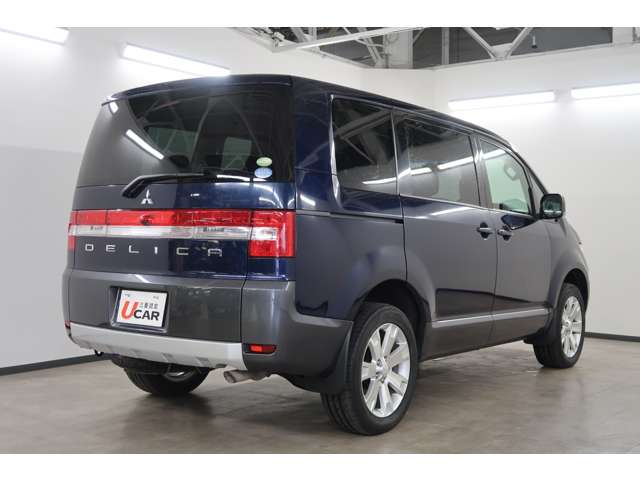 2009 Mitsubishi Delica D:5 – thumbnail 3