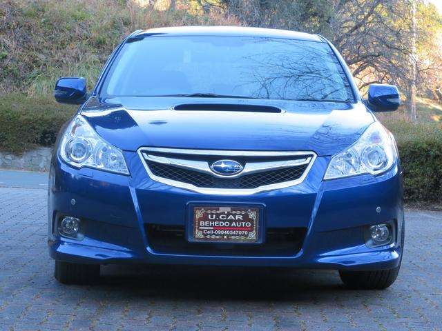 2011 Subaru Legacy Touring Wagon – thumbnail 2
