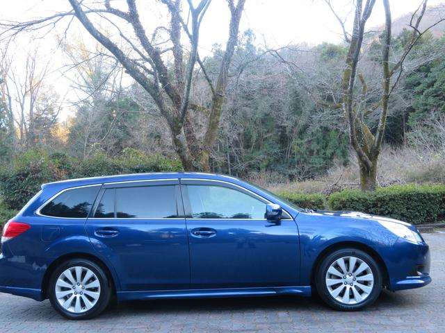 2011 Subaru Legacy Touring Wagon – thumbnail 4