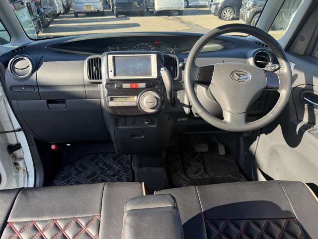 2011 Daihatsu Tanto – thumbnail 2