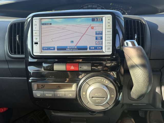 2011 Daihatsu Tanto – thumbnail 3
