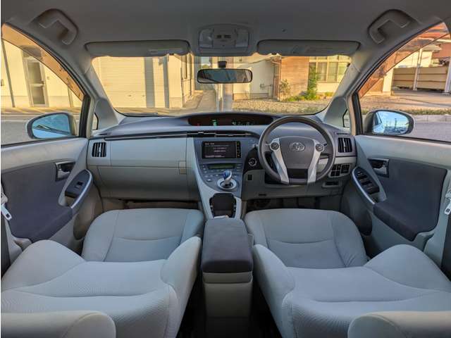 2010 Toyota Prius – thumbnail 3