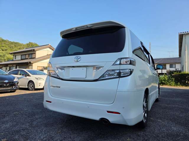 2009 Toyota Vellfire – thumbnail 3