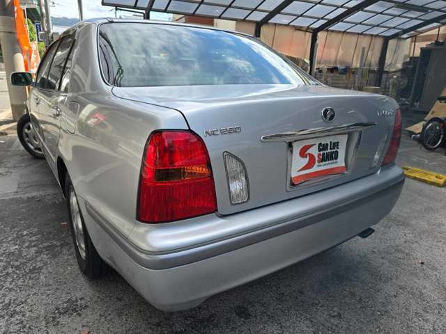 2006 Toyota Progres – thumbnail 4