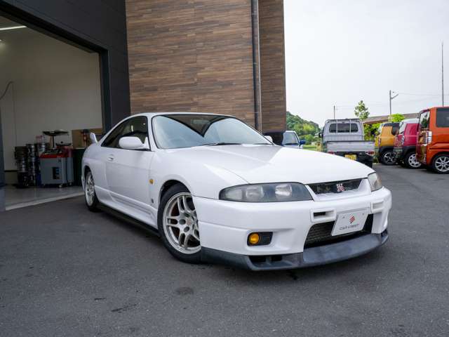 1996 Nissan Skyline GT-R – thumbnail 4