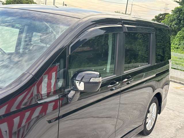 2011 Honda Stepwgn – thumbnail 2