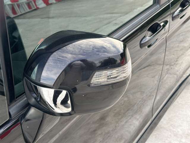 2011 Honda Stepwgn – thumbnail 3