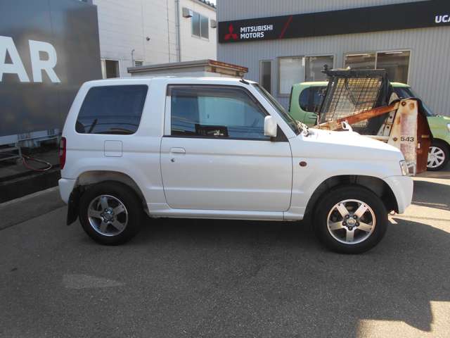 2010 Mitsubishi Pajero Mini – thumbnail 3