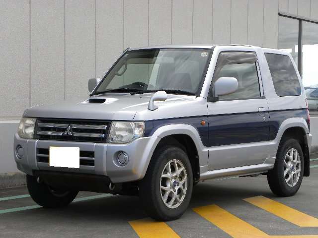 2011 Mitsubishi Pajero Mini – thumbnail 3