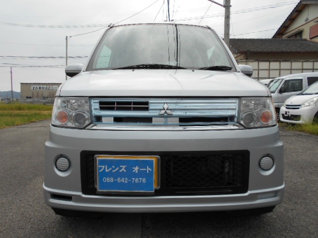 2011 Mitsubishi Toppo
