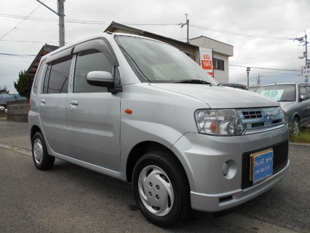2011 Mitsubishi Toppo – thumbnail 3