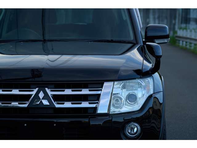 2009 Mitsubishi Pajero – thumbnail 2