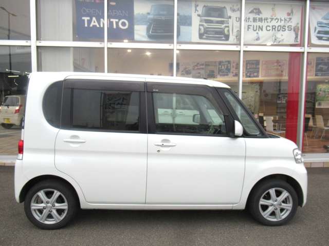 2011 Daihatsu Tanto – thumbnail 4