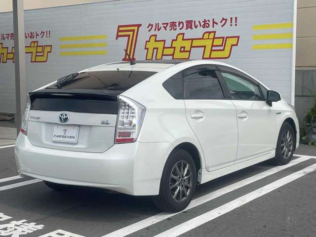 2010 Toyota Prius – thumbnail 2